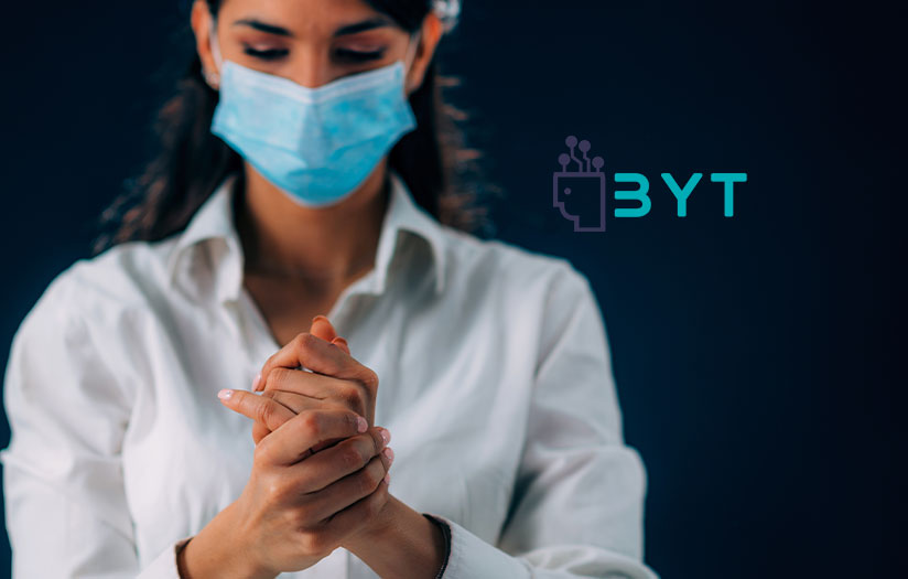 Enfermera trabajando en Pandemia COVID